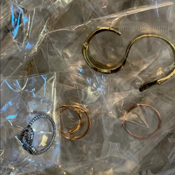 3x$25 ❤️ bundle 20 fashion rings Surprise bundle   ❤️ - Picture 8 of 14